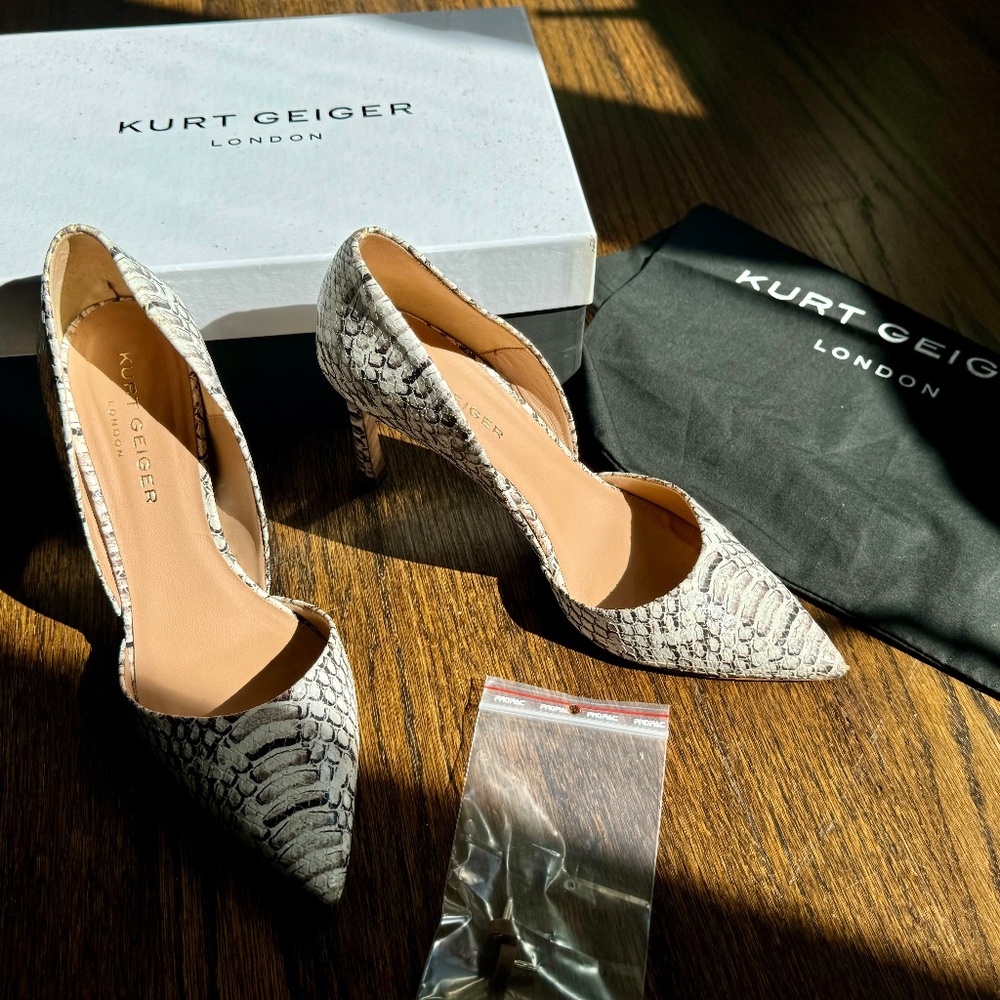 KURT GEIGER  - Tulip pumps